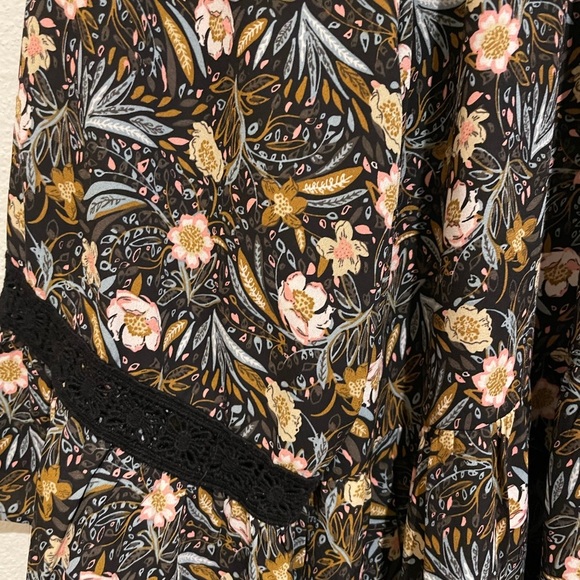 Gorgeous DR2 Sheer Black Floral Boho Blouse size XL - Picture 2 of 7